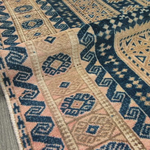 藍色が美しいトルクメン手織り絨毯 アンティークラグ 草木染め