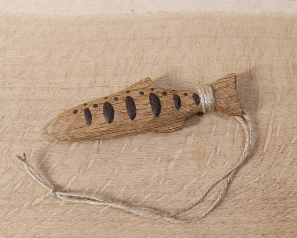 木彫り 魚 ヤマメ 山女魚 木製 オブジェ 飾り オーナメント（木材