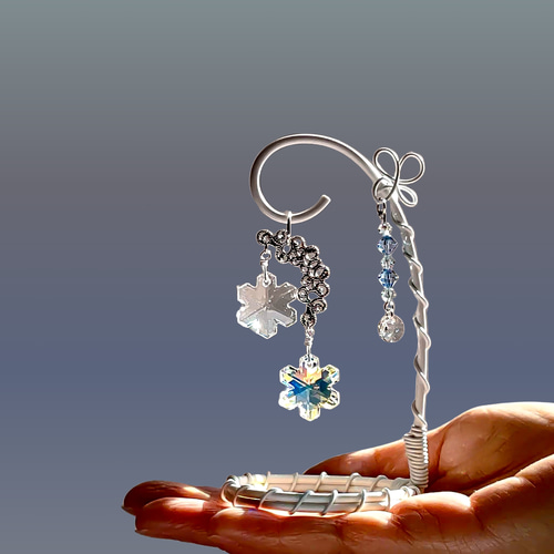 雪の結晶 置き型サンキャッチャー 手のひらサイズ 卓上 スワロ