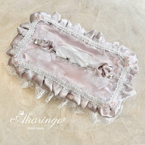 フリル＆レース 薔薇 サテン生地 ピンクベージュのティッシュカバー