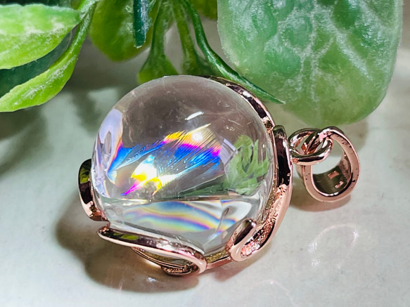 レインボークォーツ クリスタル 水晶 スフィア ペンダント トップ 原石