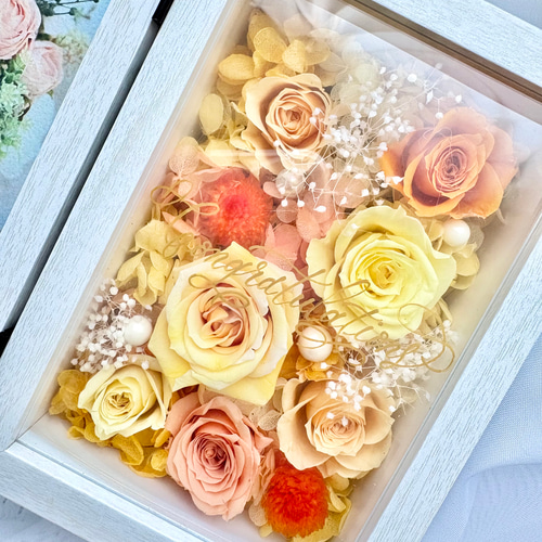 プリザーブドフラワーのフォトフレームアレンジ（ビタミンカラー