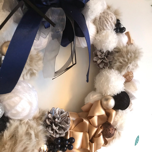 Blue・クリスマスリース〔毛糸・木の実・リボン・雪〕 リース tumugi