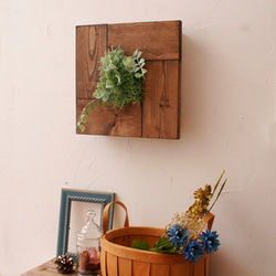 パカっと開く！玄関のディスプレイ＆キーラックになる壁掛けフェイク