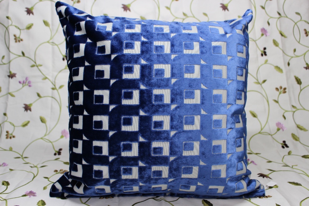 未使用新品）デザイナーズギルド社製 植物模様 クッション・カバー