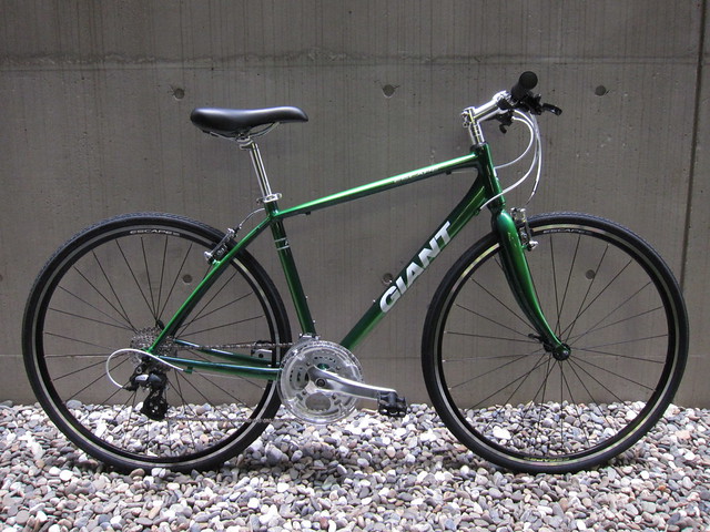 GIANTの人気クロスバイク 