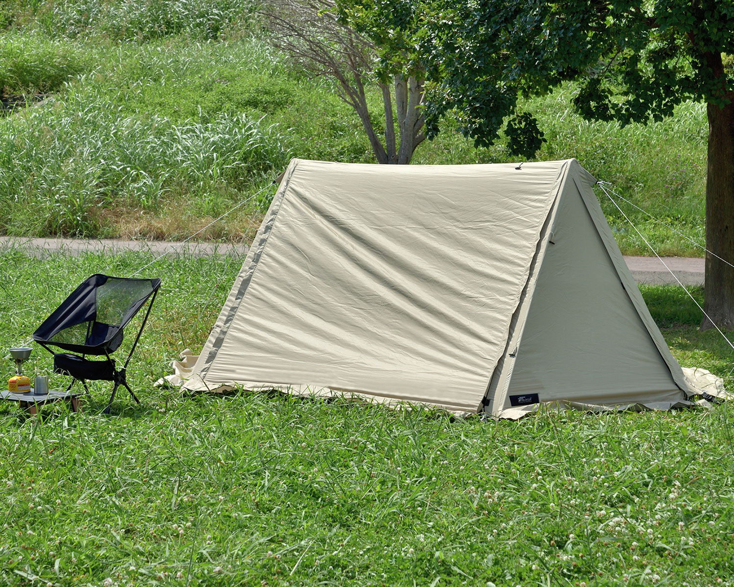 フィールドアから二股ポールのソロ用パップテント「パップテント 320