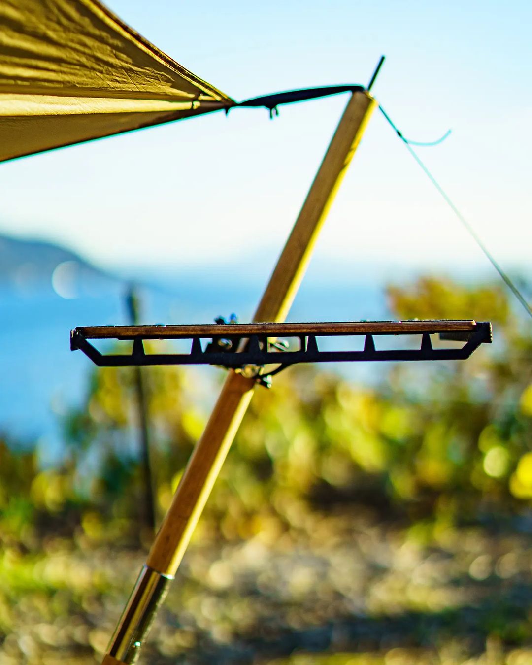 ネイチャートーンズからデザインが刷新された「ポールグリップテーブル