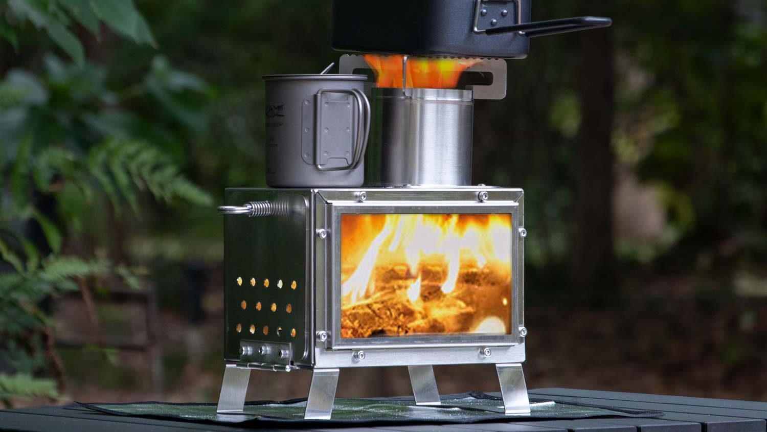 フィールドアからミニサイズの「ミニ薪ストーブ」登場 | キャンプレビュー