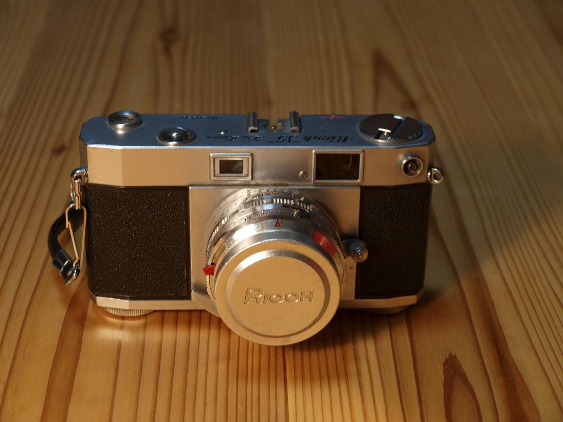わたしのカメラ三昧 第2回「RICOH 35 De Luxe」 ～シャッター羽根の怪