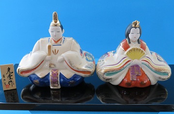 光堂作 お雛人形 染錦座雛 薬師窯 | 陶磁器専門店 布佐陶芸