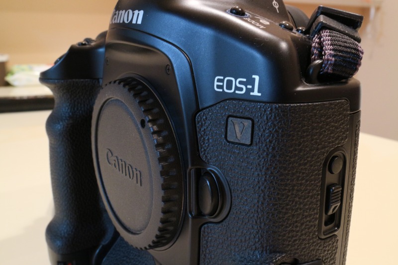 フィルムEOS最後の（？）フラッグシップ EOS-1V HSを購入してしまい