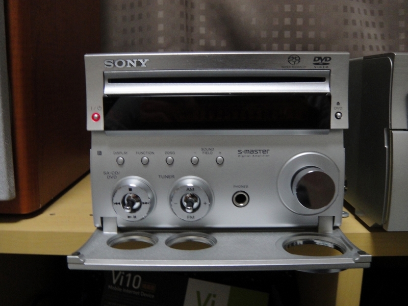 CMT-SE3のジャンク品を購入、友人にMDS-SE9を譲って貰いスピーカー環境