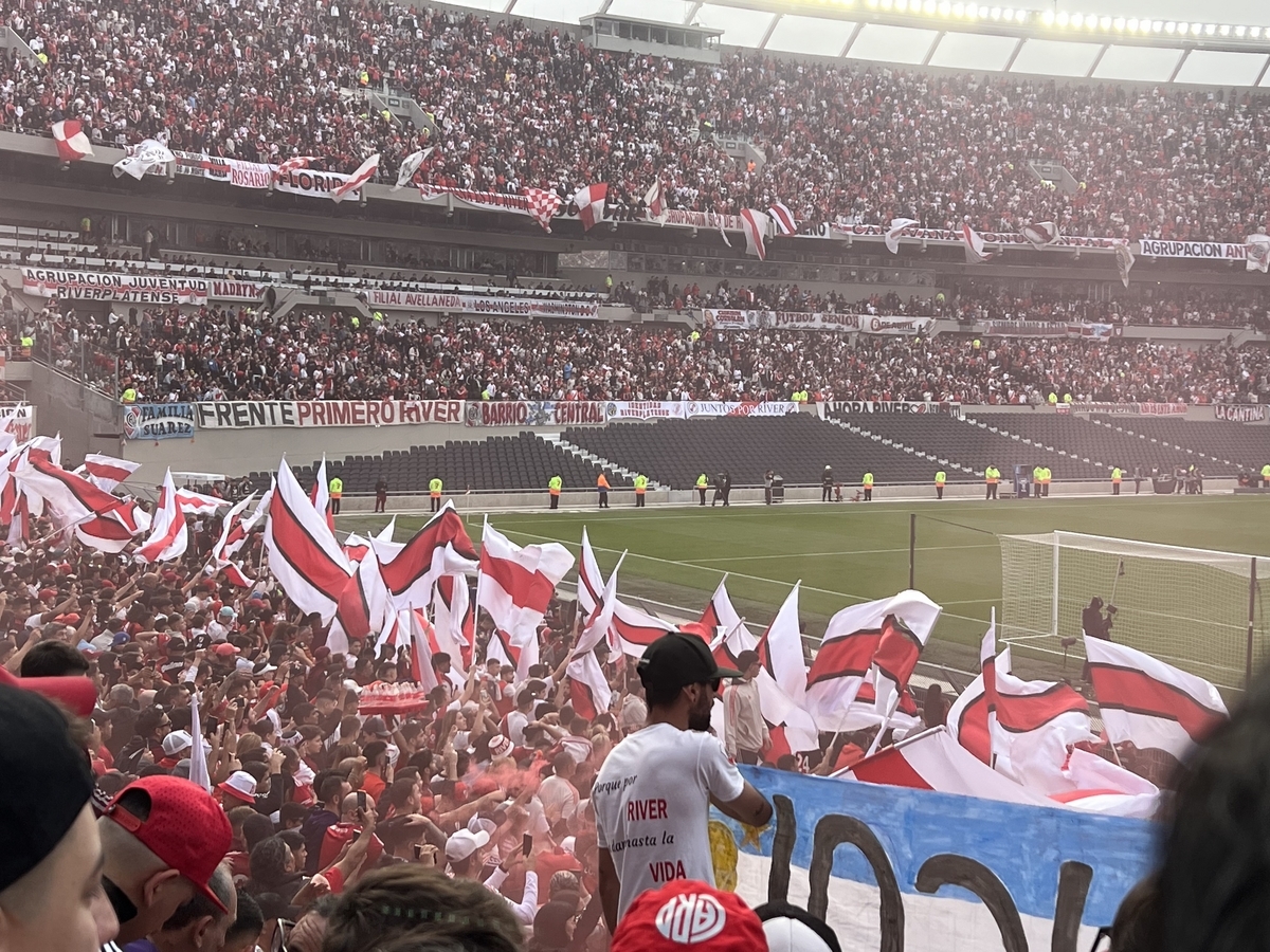 アルゼンチンリーグ】禁断のリーベル戦。突然、試合が中止！？原因は