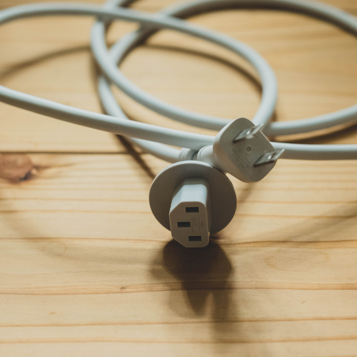 Macの電源ケーブルを変えると音質が向上するかやってみました - GAJUMARU