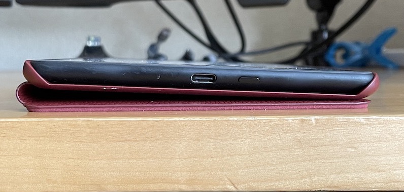 レビュー】Kindle Paperwhite(第11世代)の純正レザーカバー：コルクと