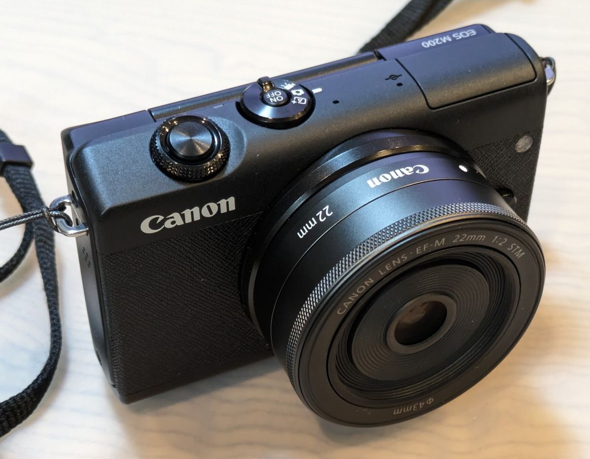 EOS M200 + EF-M 22mm F2.0 - 晴れたり沼ったり