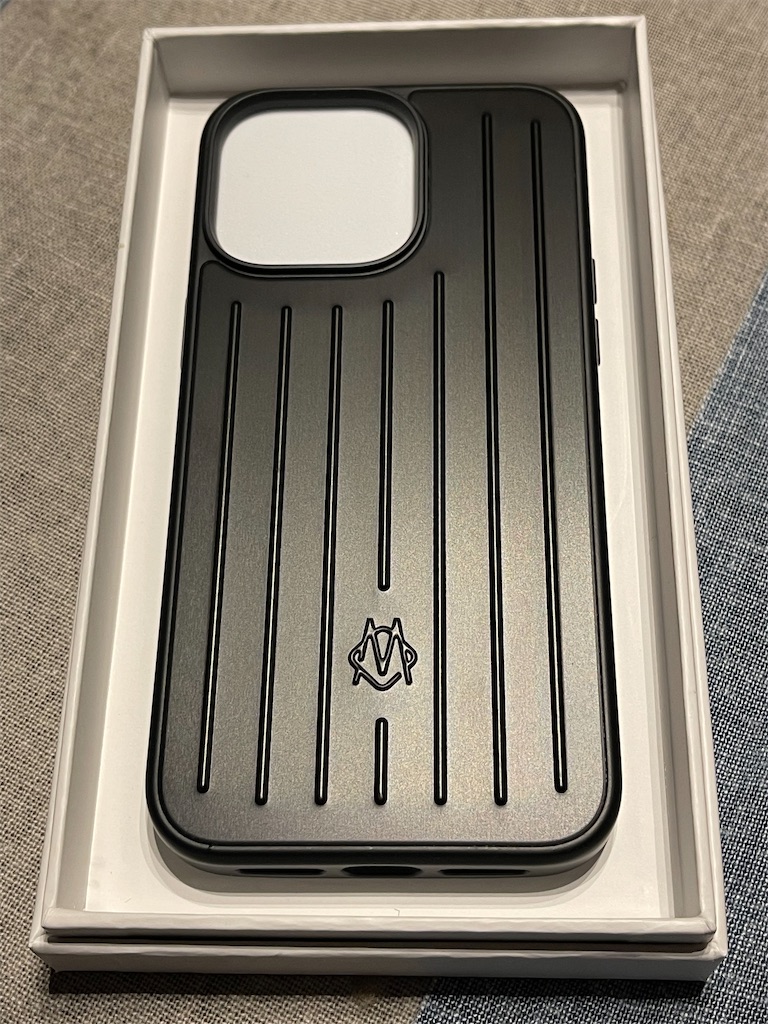 RIMOWA iPhone 15 Promaxケース【 RIMOWA リモワ ブログ】 - Visitor D