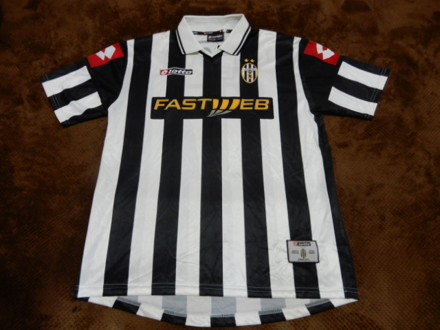 ユニフォーム 822枚目 ユベントス 2001-2002シーズン ホーム用 半袖