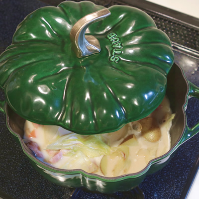 レアなストウブ パンプキンココット バジルグリーン 24cm / Staub