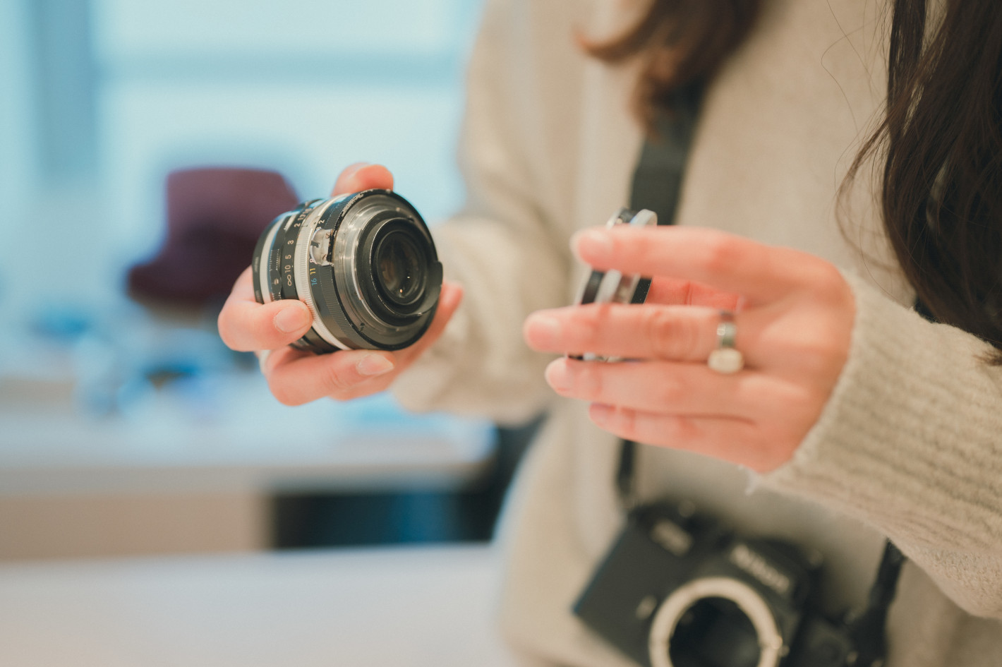 フォトグラファーの鞄の中身 - nanoさんのフィルムカメラ街撮り