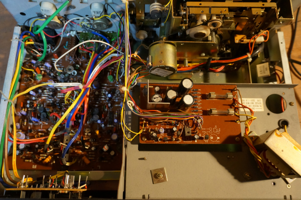 AKAI CS-705D かっこいいカセットデッキを買った - 古いものが好き