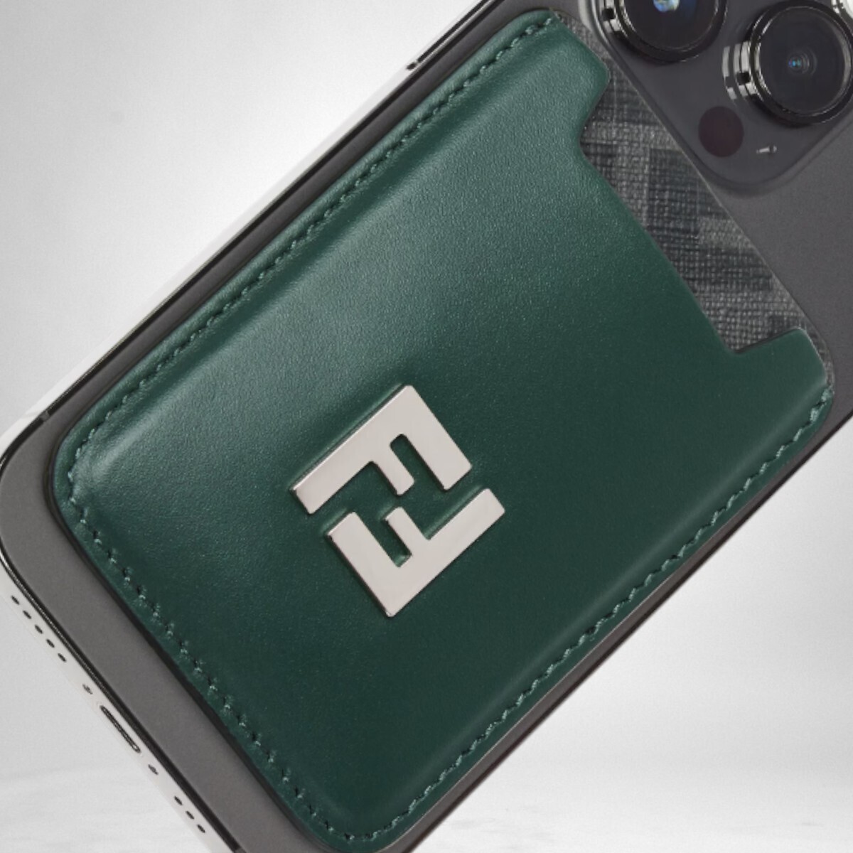 FENDI】フェンディ FFスクエア MagSafe カードケース (FENDI/カード