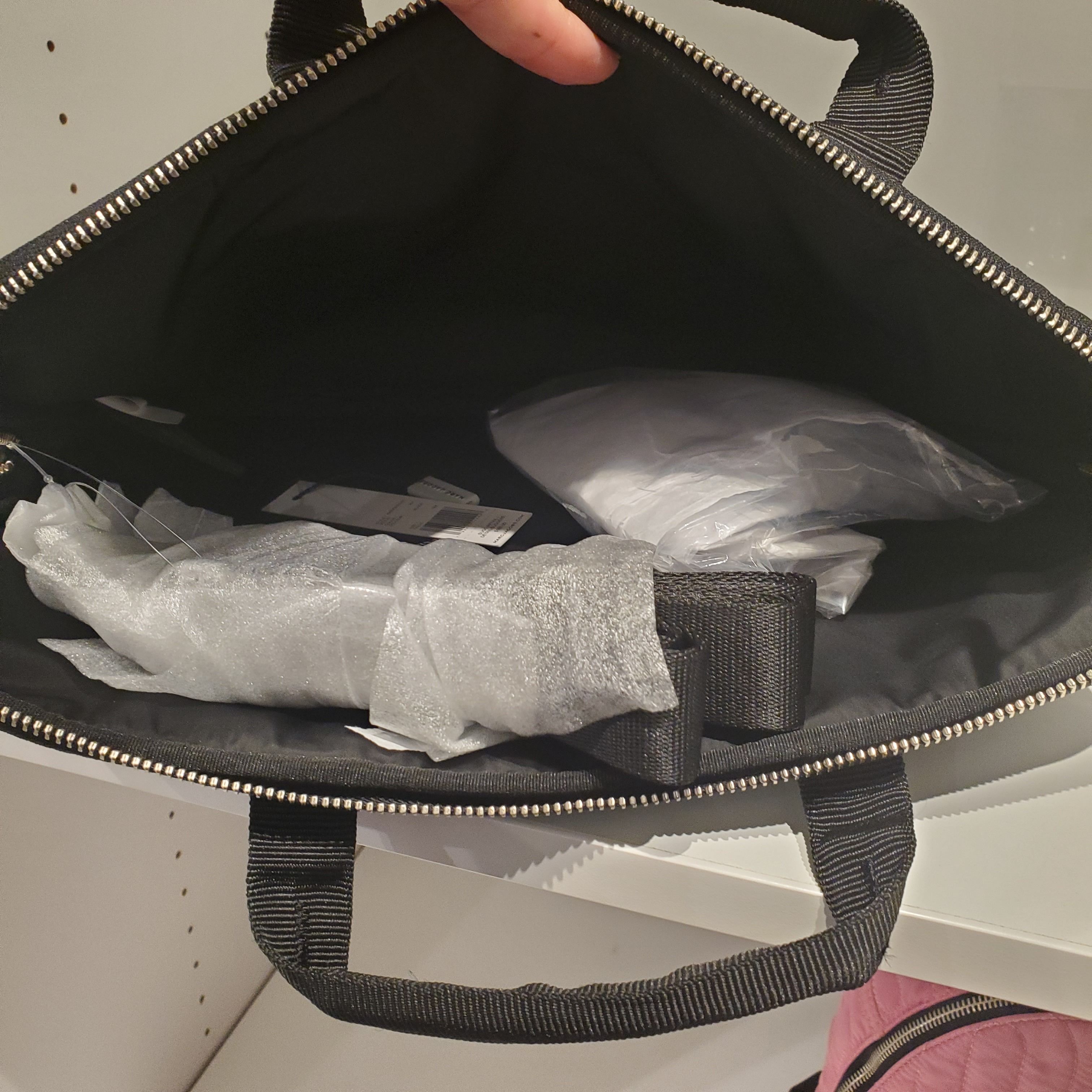 MARC JACOBS 13インチPCケースバッグ 2wayストラップ付 (MARC JACOBS