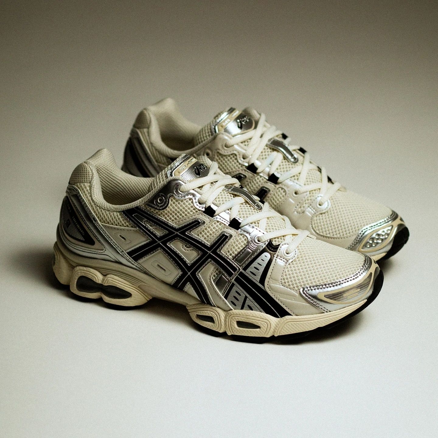 ☆ASICS☆GEL-NIMUBUS 9☆クリーム/ブラック☆ (asics/スニーカー