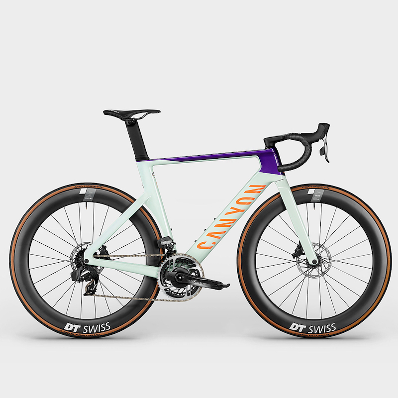 キャニオンが特別なカラーリングの「エアロード CF SLX 8 Disc LTD」を