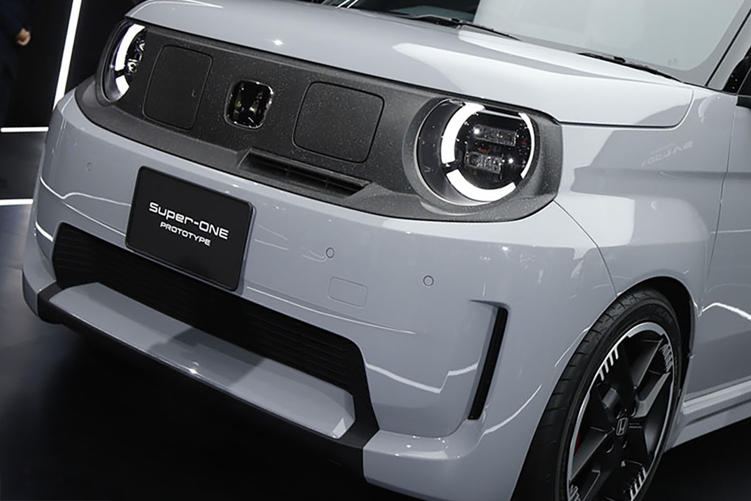 小型EV「スーパーワン・プロトタイプ」を世界初公開 | 自動車情報