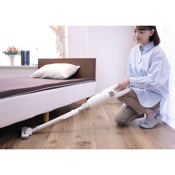 マキタ 日本製コードレスクリーナー アイボリー CL116DWI 1個（直送品