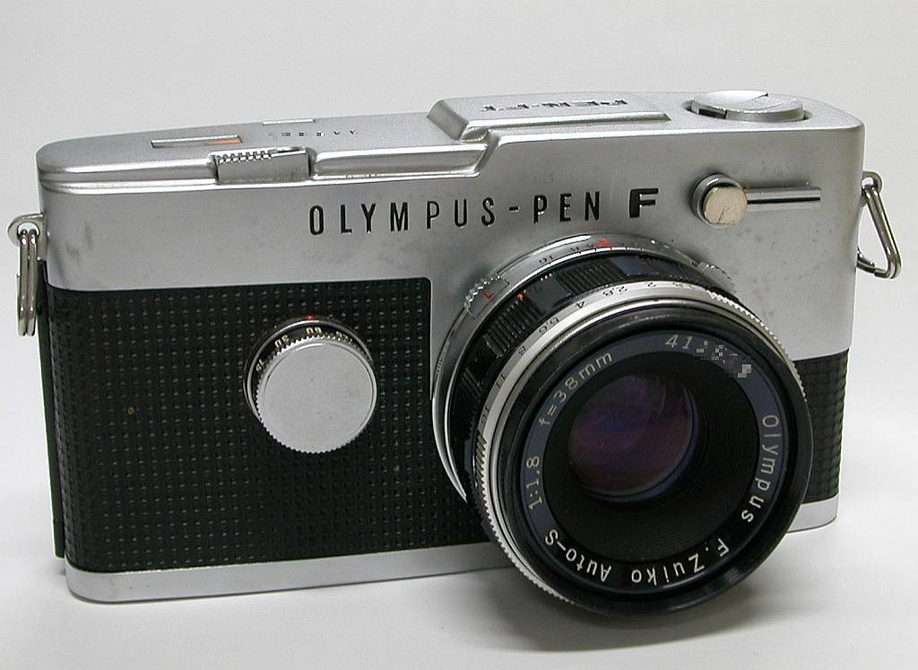 Staff Review: Olympus Pen FT · Lomography