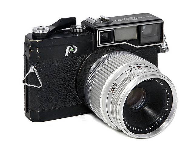 Lomopedia: Fujica G690 · Lomography