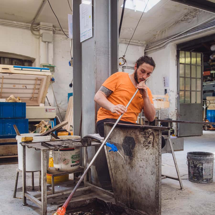 ムラーノ：初心者向け吹きガラスワークショップ | GetYourGuide