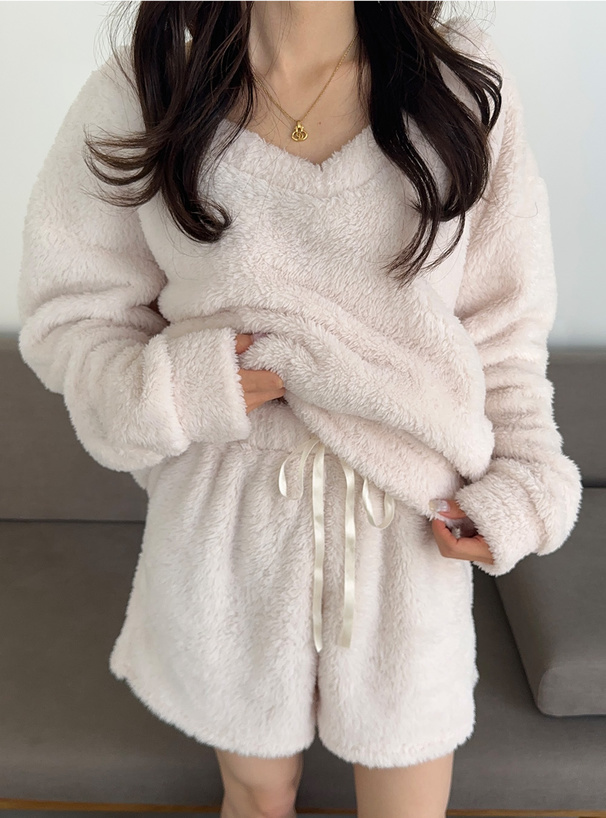 ボアVネックトップス×ショートパンツセットアップ[ze824] | レディース