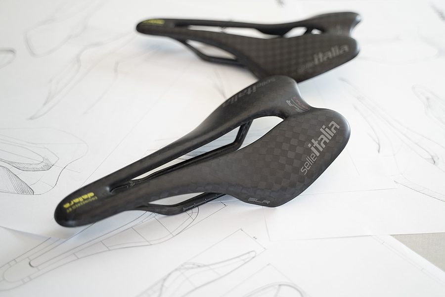 カンチェラーラが開発に協力、セライタリアの超軽量カーボンサドル新
