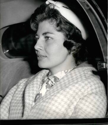 Jun. 06, 1958 - Ex Queen Soraya of Persia arrives in London