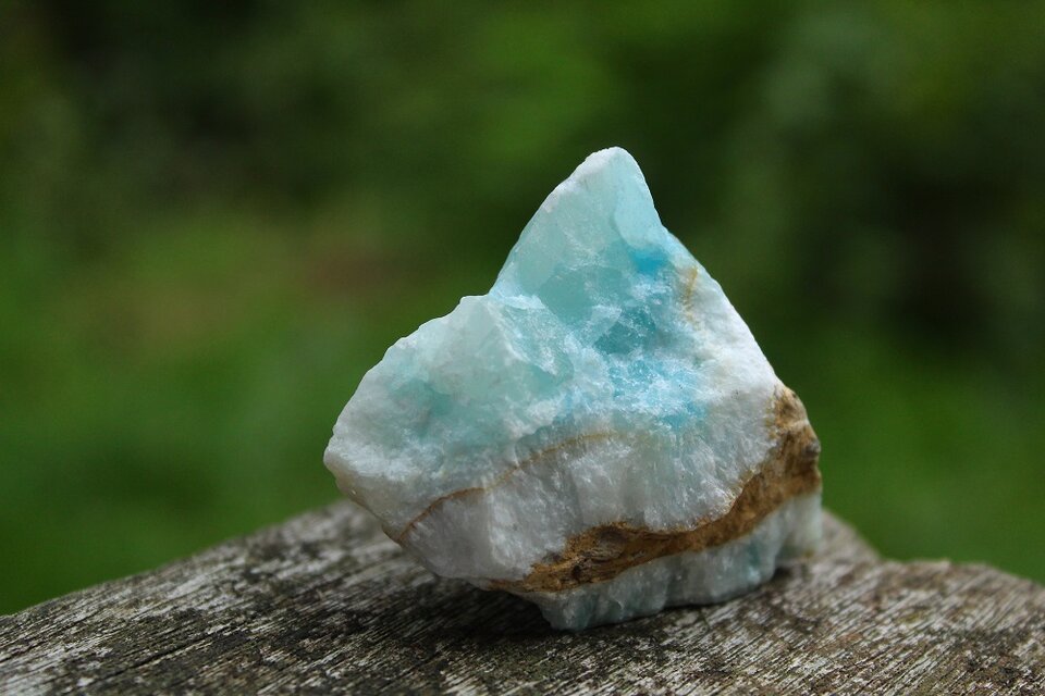 ヘミモルファイト 原石 | iichi 日々の暮らしを心地よくする