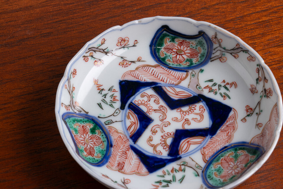 古伊万里 染錦 竹梅花文 四寸皿 明治時代 E031B | iichi 日々の暮らし