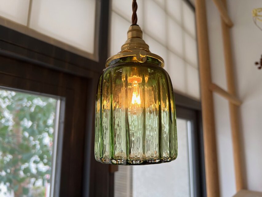 安土草多 | 鳴門筒瓶 緑透き被せ ランプシェード | iichi 日々の暮らし