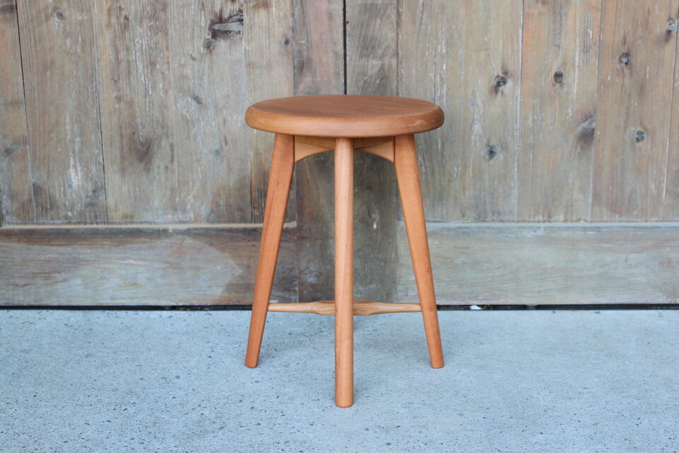 スツールA・国産真桜材 | iichi 日々の暮らしを心地よくする