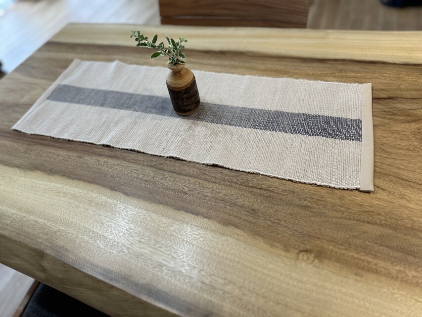 裂き織りのテーブルセンター | iichi 日々の暮らしを心地よくする