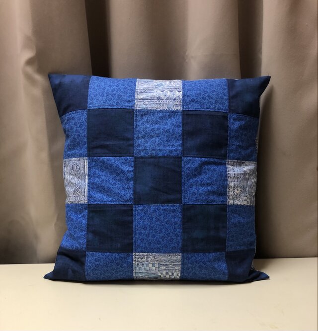 パッチワークのクッションカバーc | iichi 日々の暮らしを心地よくする
