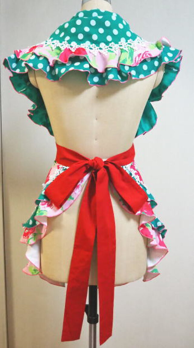 フラメンコ用のシージョとエプロンB（グリーンの水玉とピンクの花柄