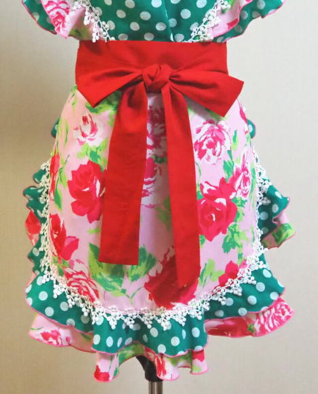 フラメンコ用のシージョとエプロンB（グリーンの水玉とピンクの花柄