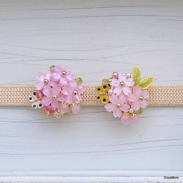 桜と蝶の帯留め（H） | iichi 日々の暮らしを心地よくする