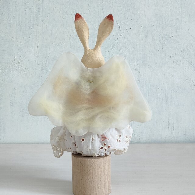 うさぎ apricot ｜ とりの時間 opt.壁掛け紐 | iichi 日々の暮らしを