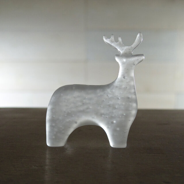 ガラスのオブジェ［鹿］ | iichi 日々の暮らしを心地よくする