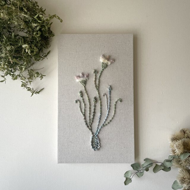 一点もの】『手紡ぎ糸のお花. j'』手刺繍ファブリックパネル | iichi